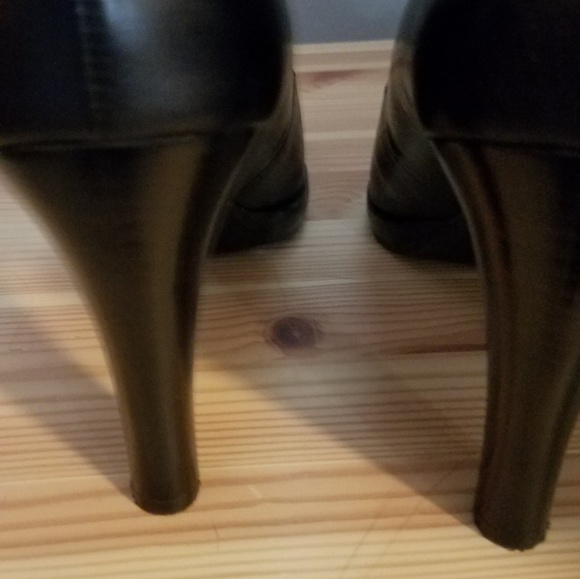 Black heels - Picture 4 of 6